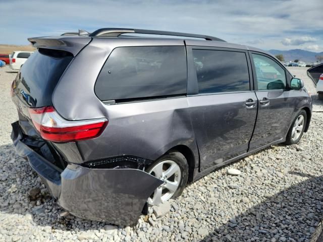 2018 Toyota Sienna LE