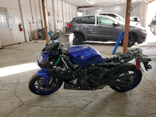 2024 Yamaha YZFR7