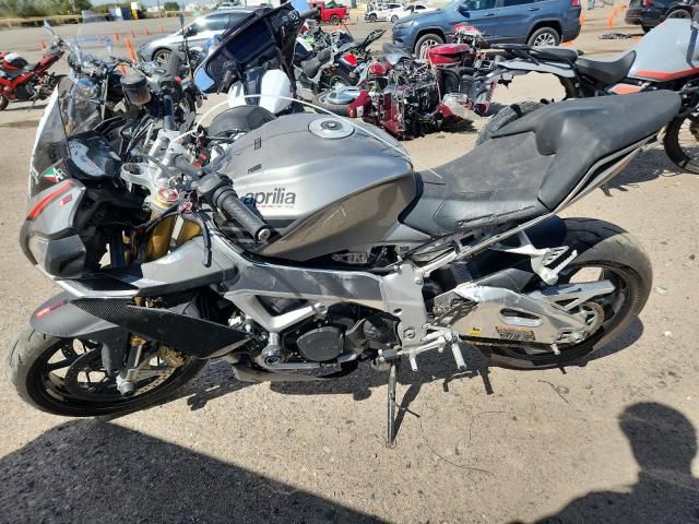 2016 Aprilia Tuono V4 1100 RR