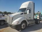 2017 Kenworth T680 Semi Truck