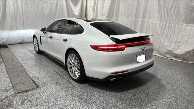 2018 Porsche Panamera 4