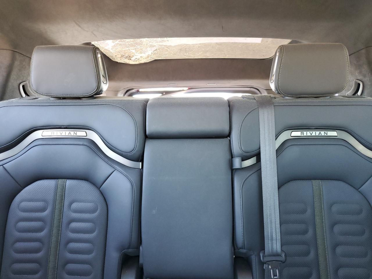 2024 Rivian R1S Adventure