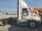 2017 Freightliner Cascadia 113 Semi Truck