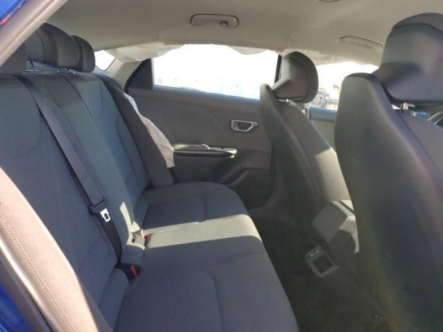 2025 KIA K4 LX