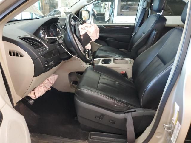 2015 Chrysler Town & Country Touring L
