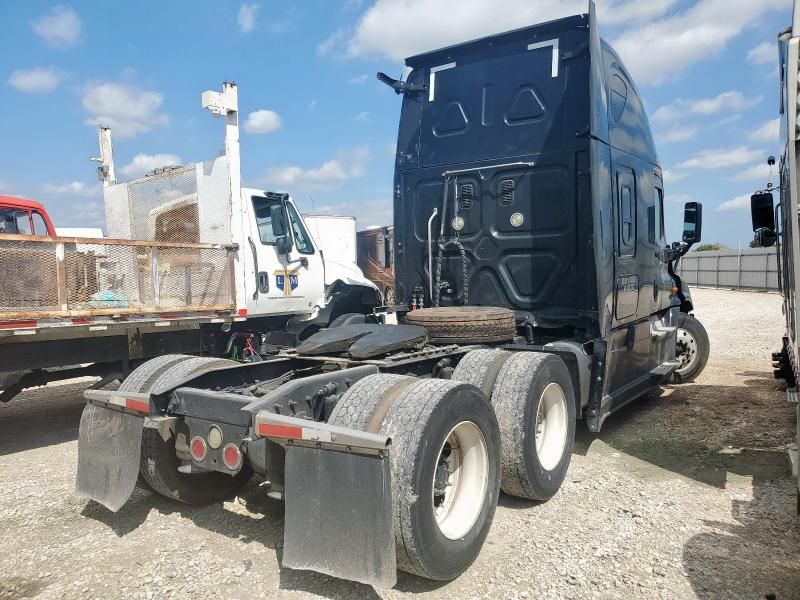 2016 Freightliner Cascadia 125 Semi Truck