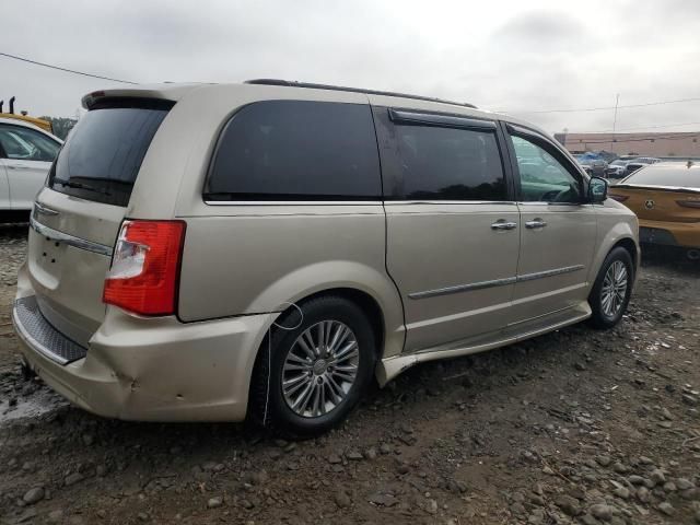 2013 Chrysler Town & Country Touring L