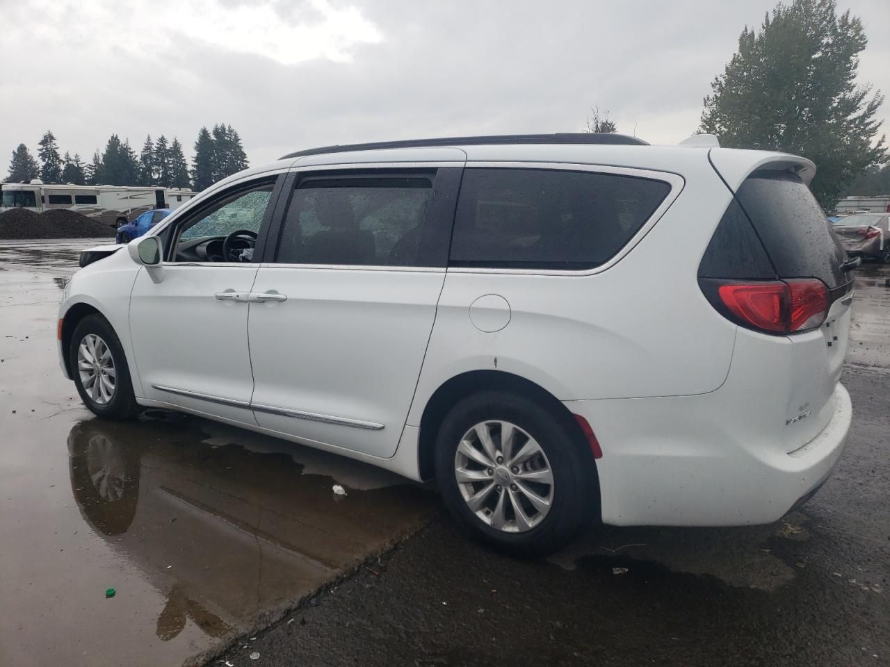 2017 Chrysler Pacifica Touring l
