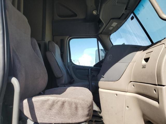 2014 Freightliner Cascadia Semi Truck
