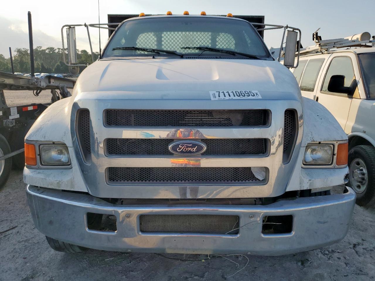 2006 Ford F650 Super Duty Flatbed Truck