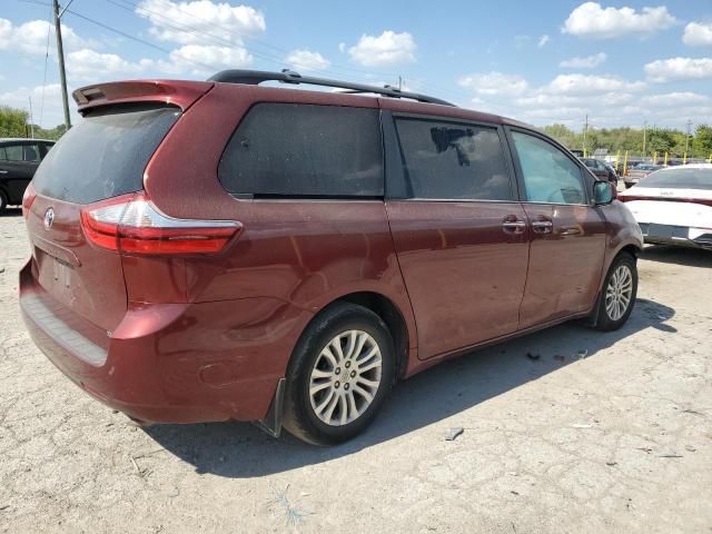 2016 Toyota Sienna XLE