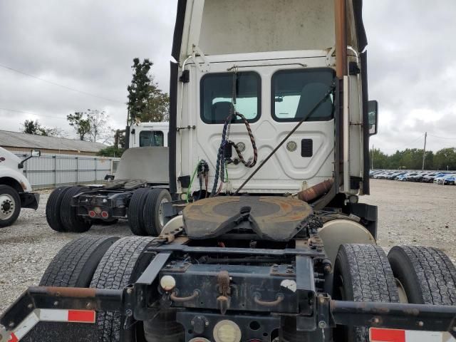 2016 Freightliner Cascadia 125 Semi Truck