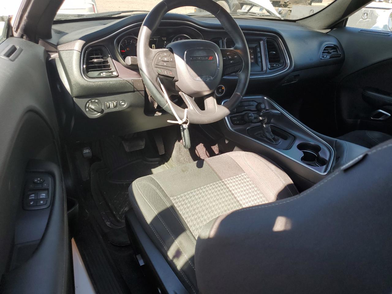 2016 Dodge Challenger sxt
