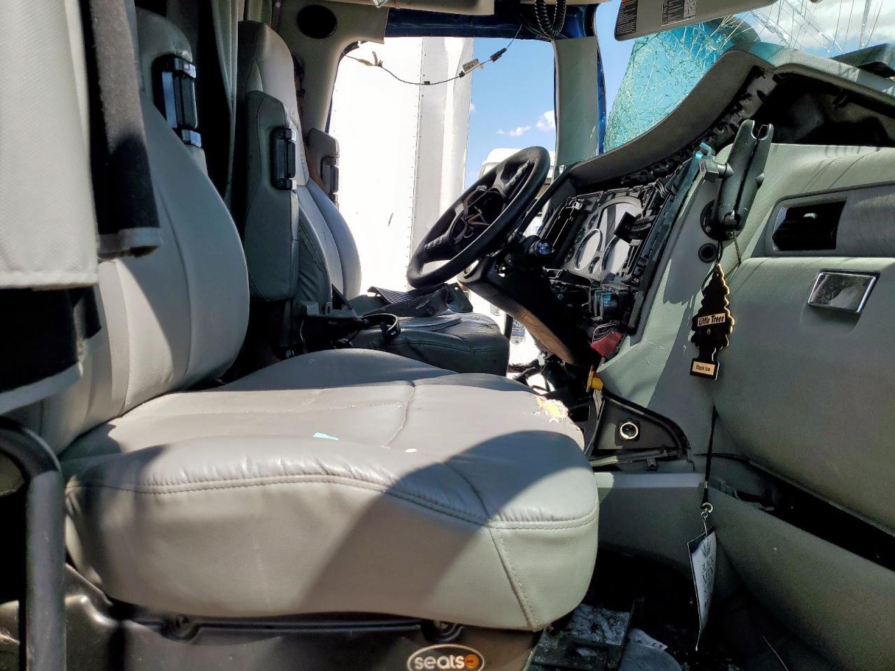 2018 Kenworth T680 Semi Truck