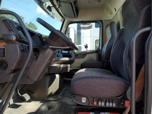 2017 Volvo VNL Semi Truck