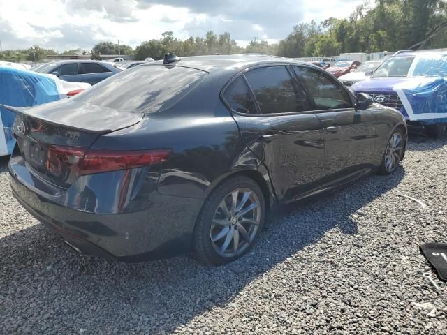 2017 Alfa Romeo Giulia Q4