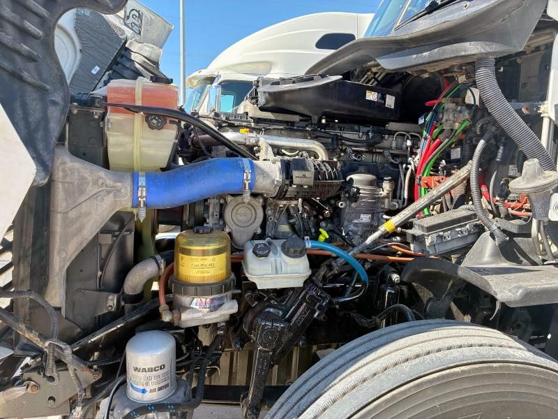 2017 Freightliner Cascadia 125