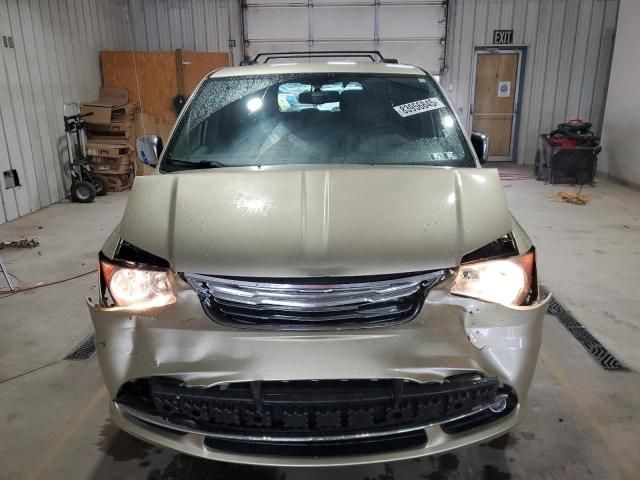 2012 Chrysler Town & Country Touring L