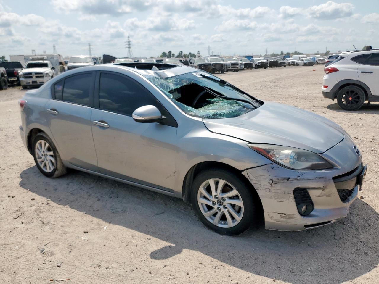2013 Mazda 3 I