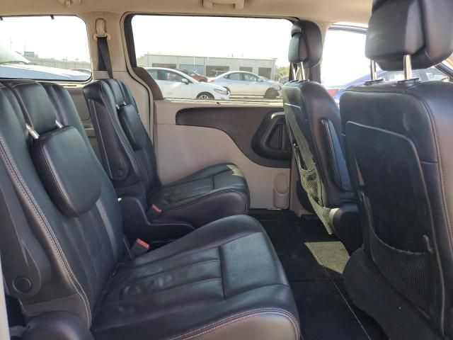 2012 Chrysler Town & Country Touring l