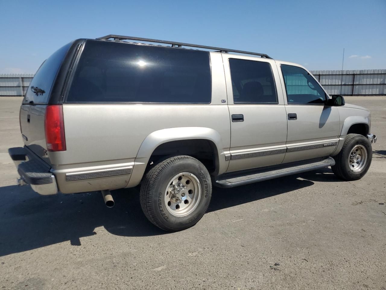 1999 GMC Suburban K2500