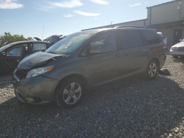 2012 Toyota Sienna LE