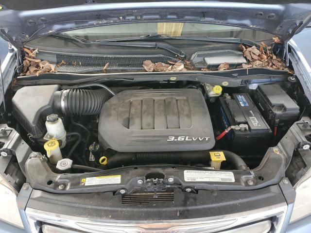 2011 Chrysler Town & Country Limited