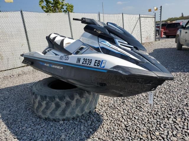 2018 Yamaha Waverunne