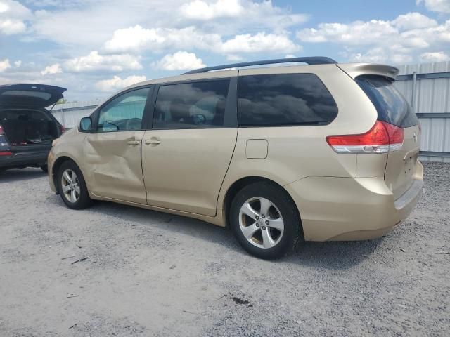 2011 Toyota Sienna le