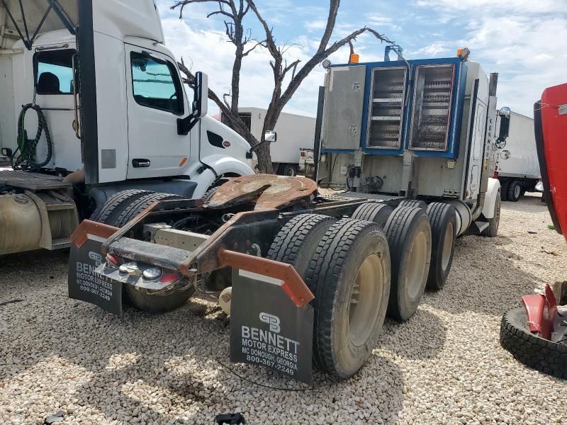 2004 Kenworth W900 Semi Truck
