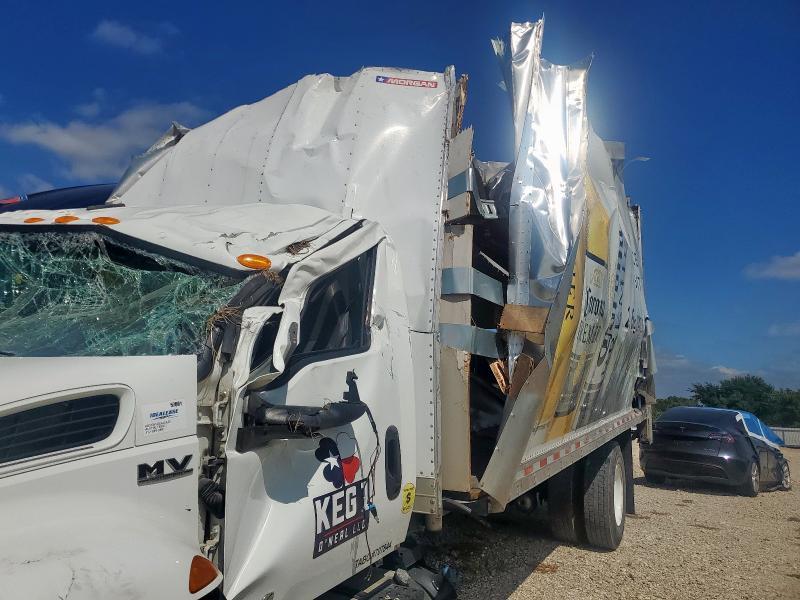 2020 International Mv607 box Truck