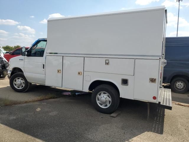 2025 Ford Econoline E350 Super Duty Cutaway Van