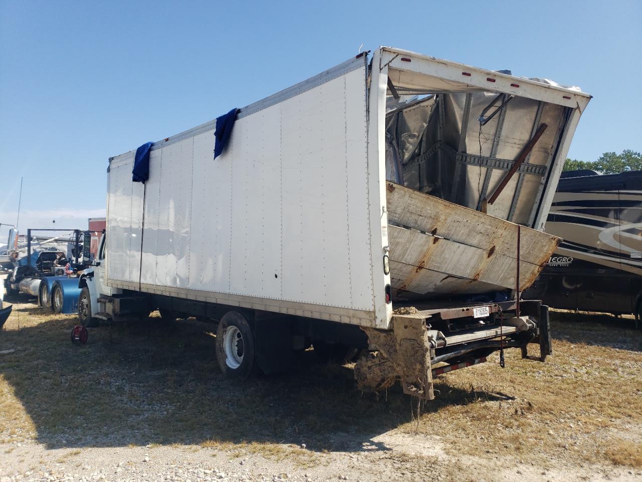 2014 Freightliner Business Class M2 BOX Truck
