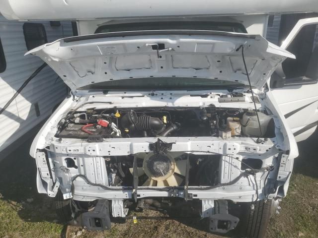 2024 Ford Econoline E450 Super Duty Cutaway Van