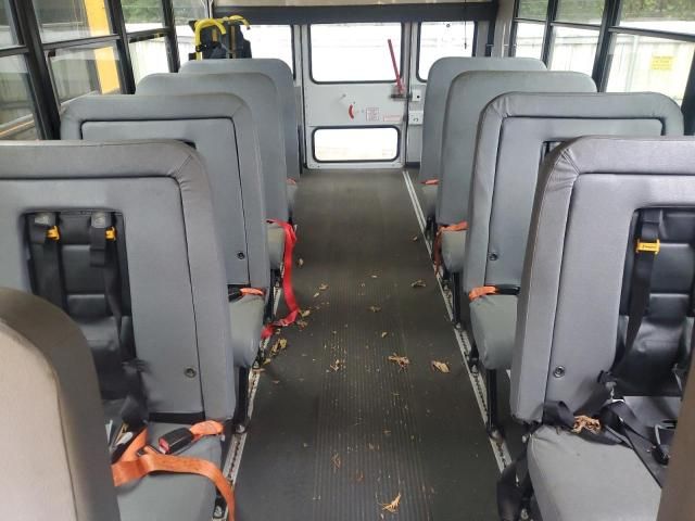 2014 Chevrolet 2014 Collins Bantam G4500-School Bus