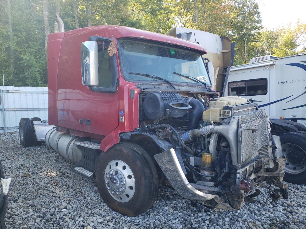 2015 Volvo VNL Semi Truck