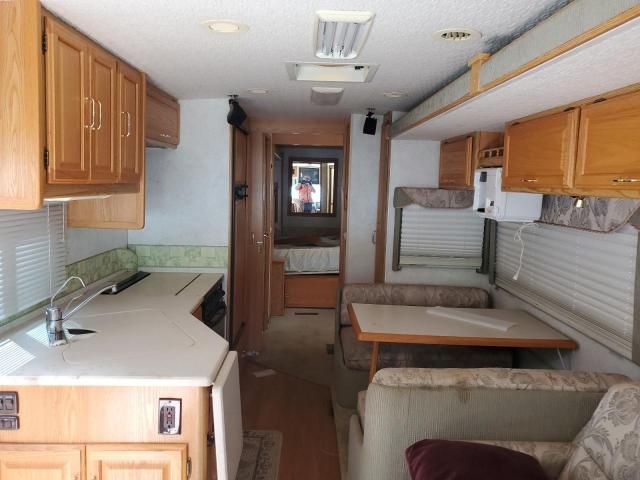 2003 Winnebago 2003 Workhorse Custom Chassis Motorhome Chassis W2