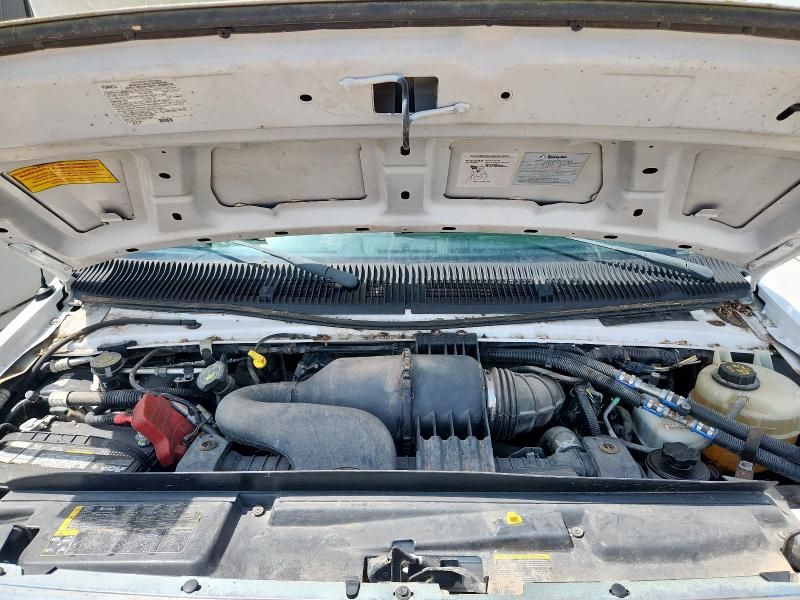2017 Ford Econoline E450 Super Duty Cutaway Van