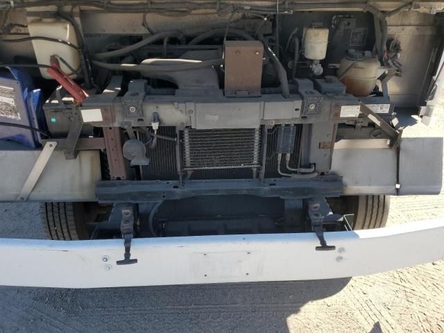 2004 Ford Econoline E450 Super Duty Commercial STR