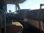 2015 Volvo VNL Semi Truck