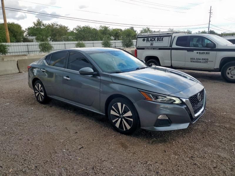 2021 Nissan Altima SV