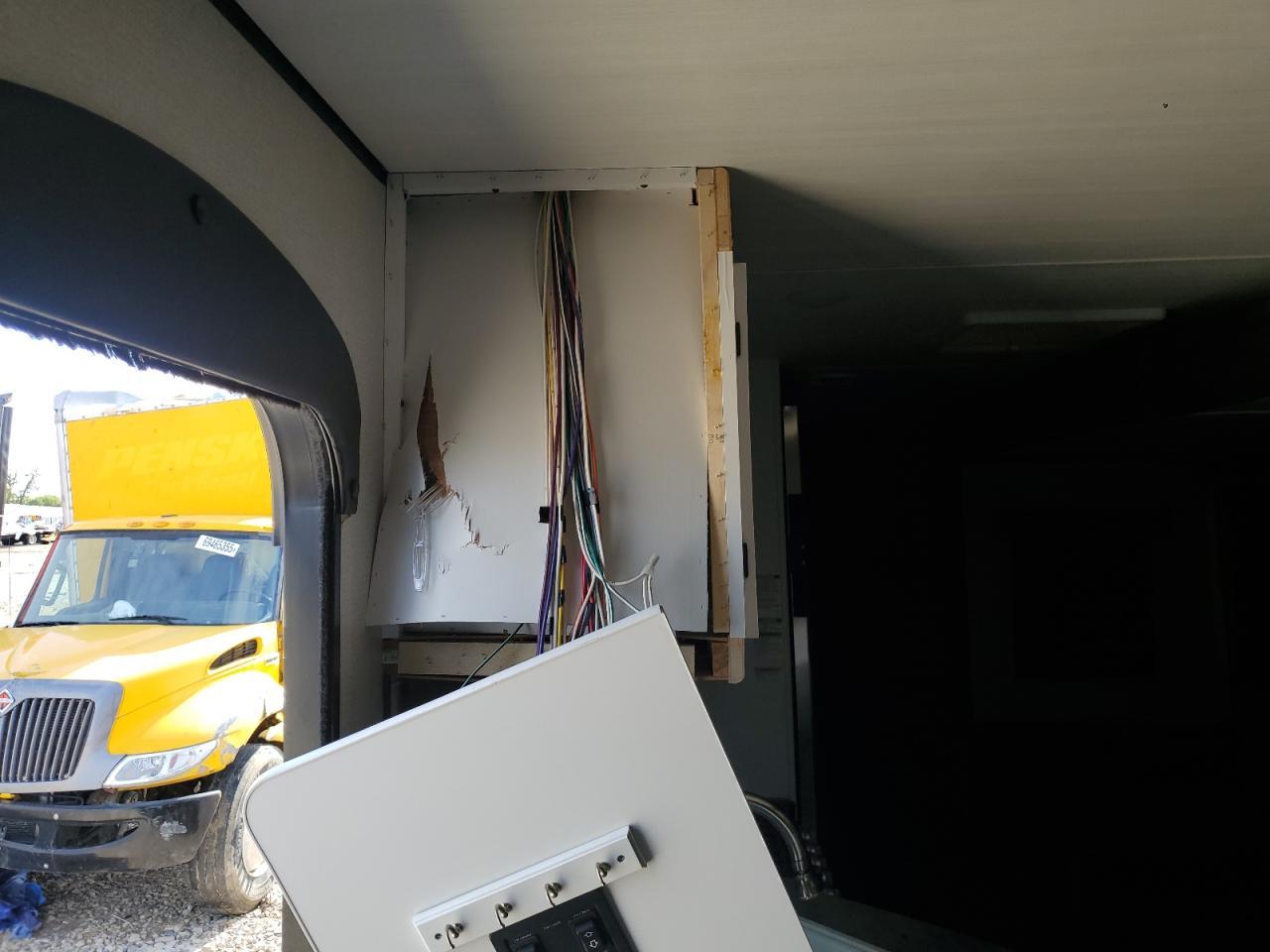 2021 Keystone Hideout-RVS Camper