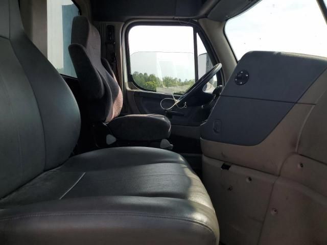 2015 Freightliner Cascadia 125 Semi Truck
