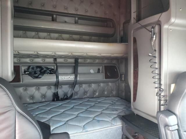 2012 Kenworth Construction T700