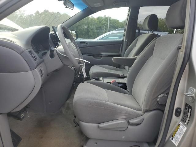 2005 Toyota Sienna ce