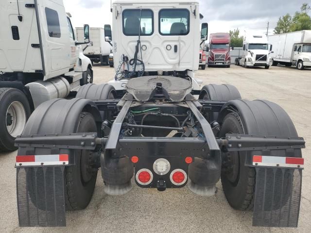 2019 Frht 2019 Freightliner Cascadia 113