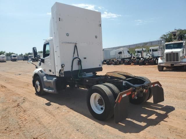 2017 Peterbilt Tractor 2017 Peterbilt 579 Semi Truck