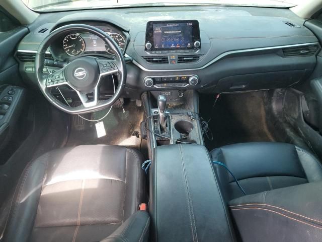 2022 Nissan Altima SR