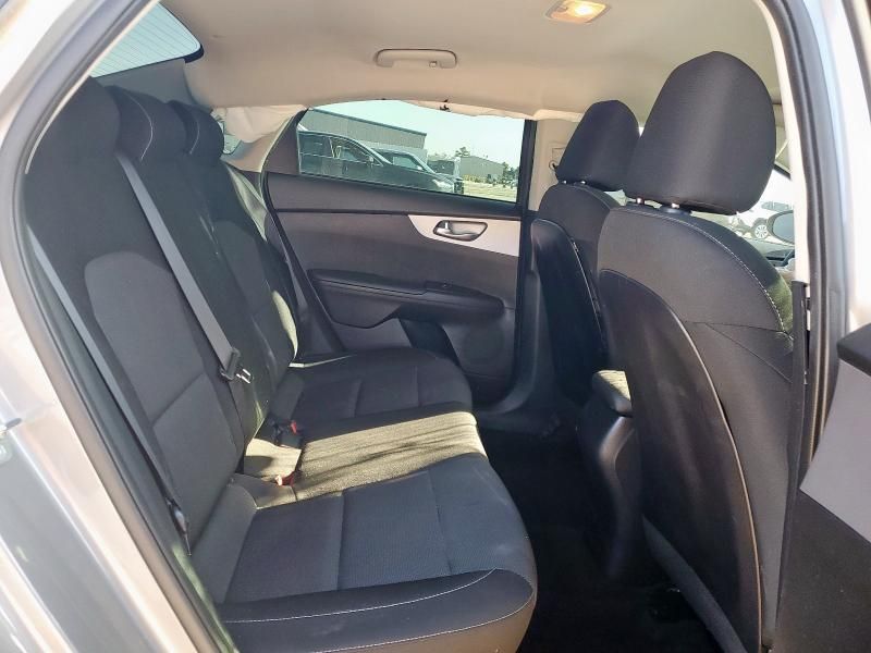 2023 KIA Forte LX
