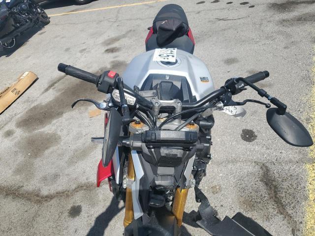 2024 Suzuki GSX-S1000 A